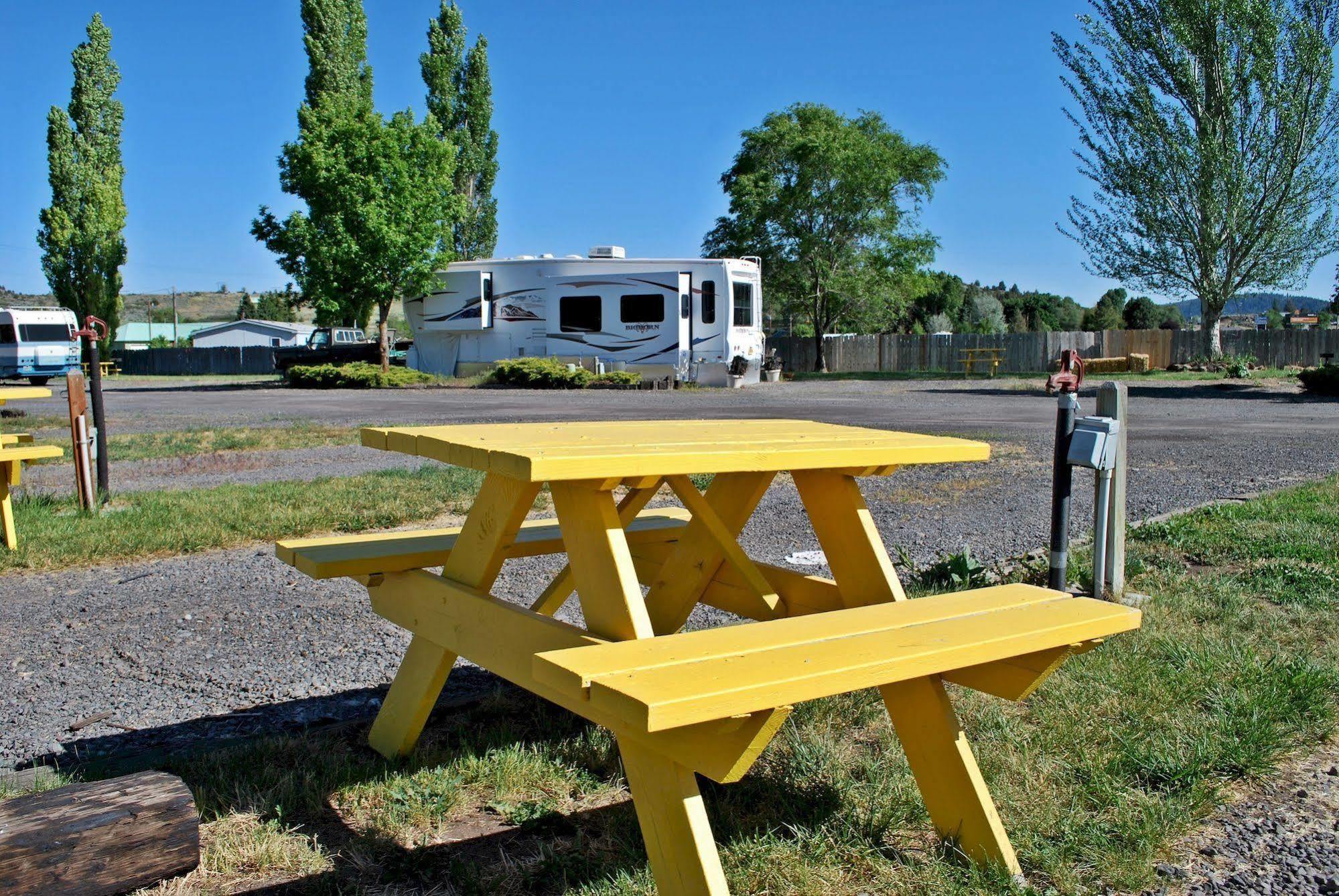 Oregon Motel 8 And Rv Park Klamath Falls Exterior photo