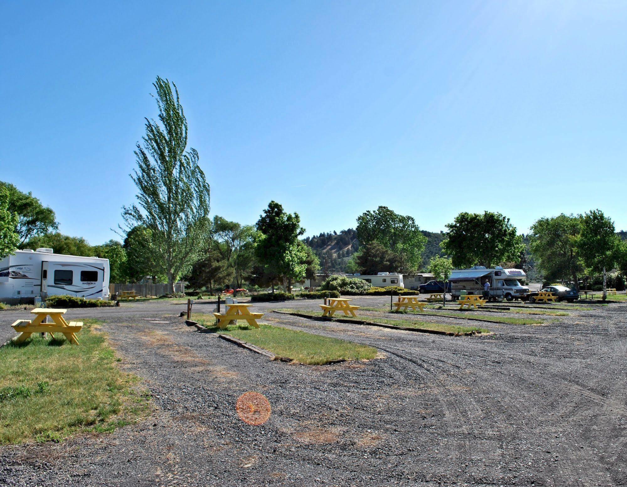 Oregon Motel 8 And Rv Park Klamath Falls Exterior photo