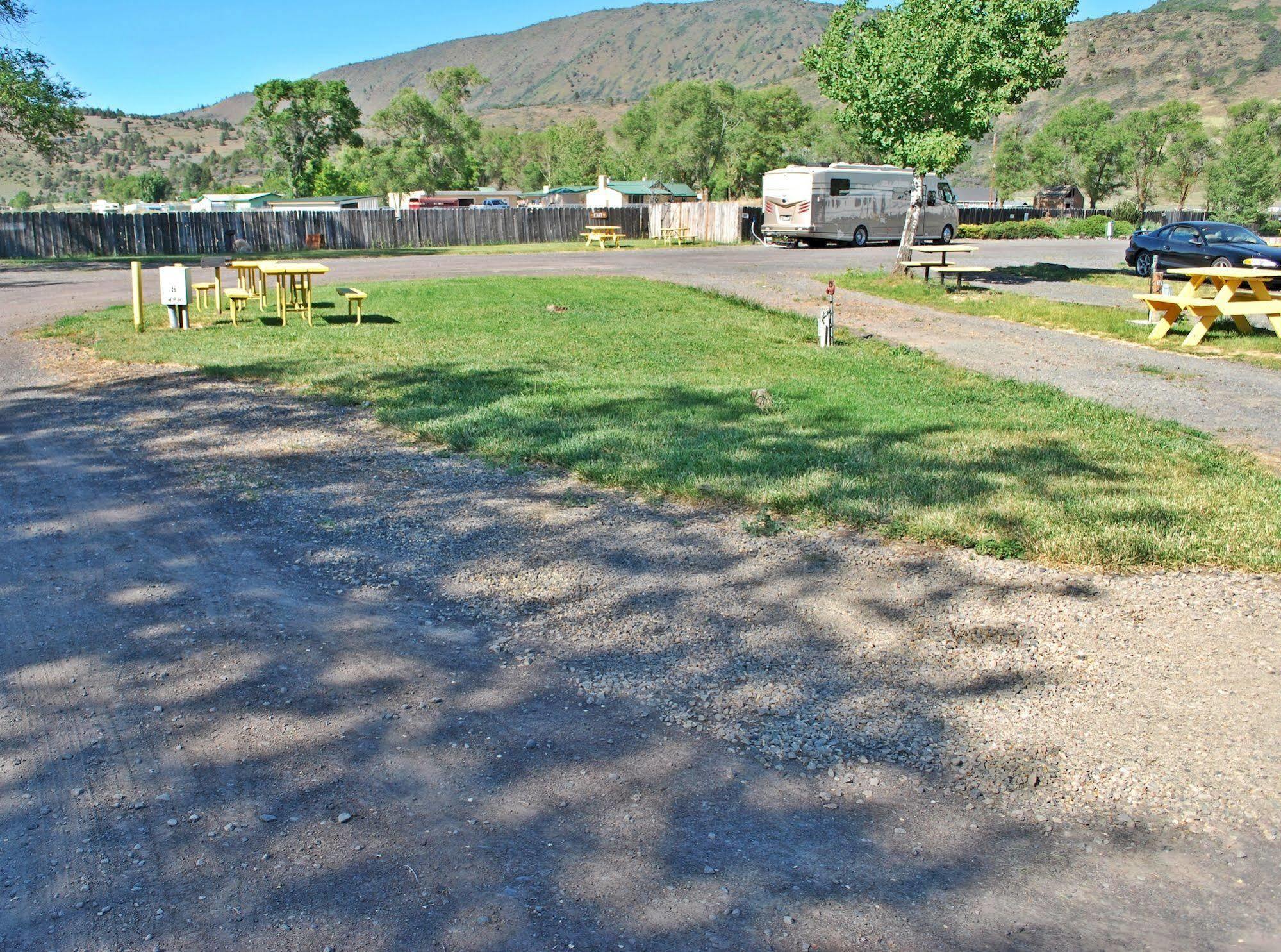 Oregon Motel 8 And Rv Park Klamath Falls Exterior photo