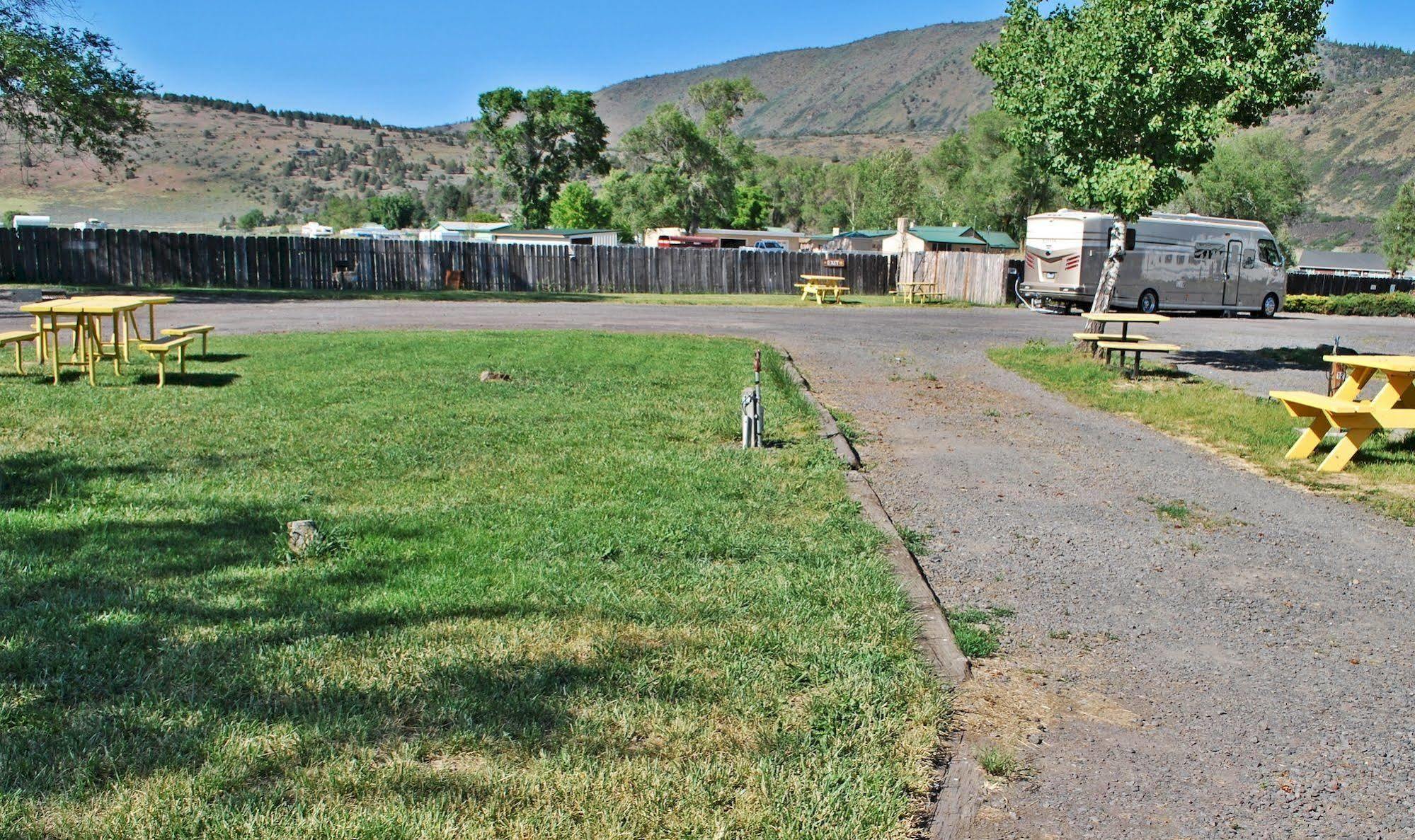 Oregon Motel 8 And Rv Park Klamath Falls Exterior photo