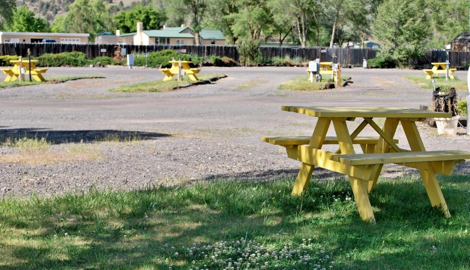 Oregon Motel 8 And Rv Park Klamath Falls Exterior photo